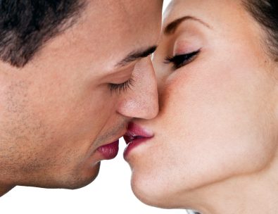 Kissing Tips – How To Give A Romantic Kiss