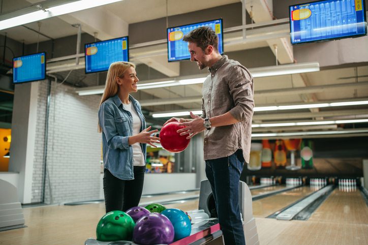 Online Dating: Is Bowling A Good Or Bad First Date?
